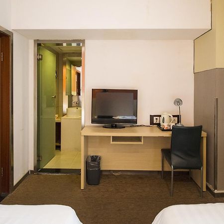 Motel Shenzhen Longgang Longcheng Square Metro Station Exterior photo